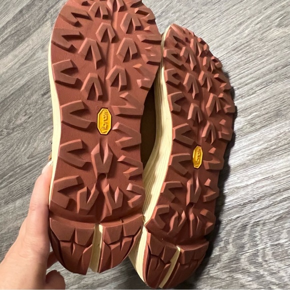 UGG Miwo Utility Weather men’s laceup boots, tan color, size 11 - Picture 11 of 16